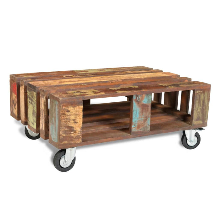 Coffee table with 4 castors of reclaimed wood