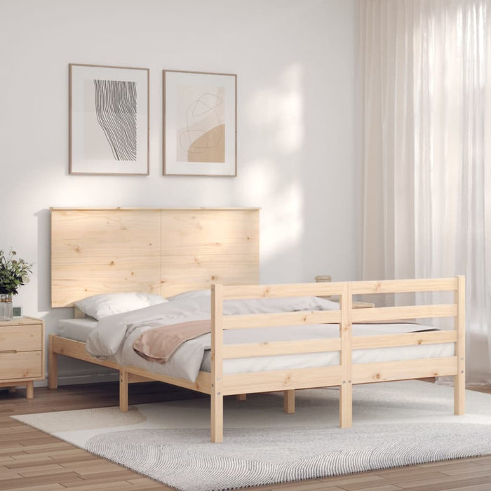 Massivholzbett mit Kopfteil