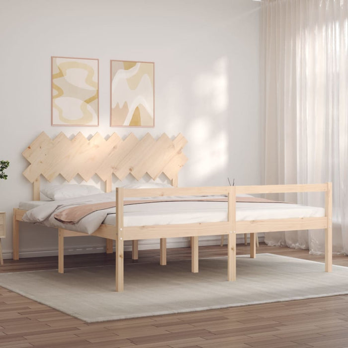 Massivholzbett mit Kopfteil