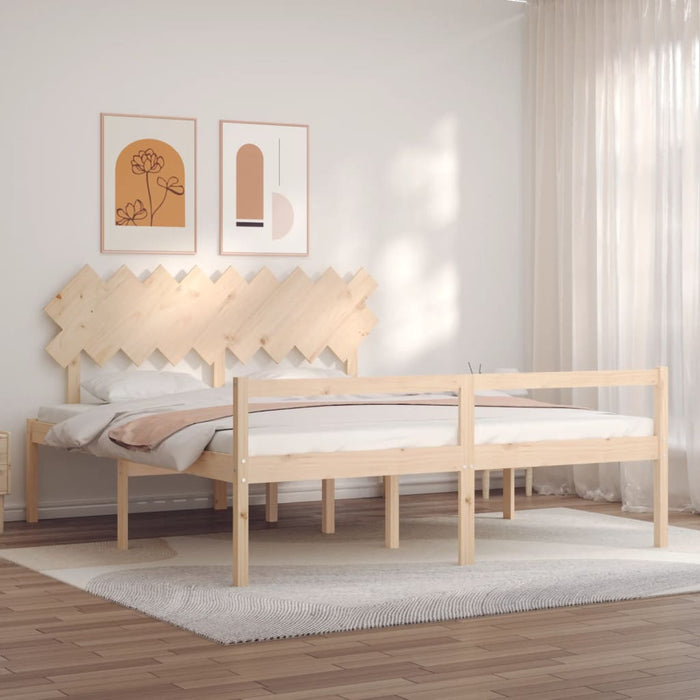 Massivholzbett mit Kopfteil