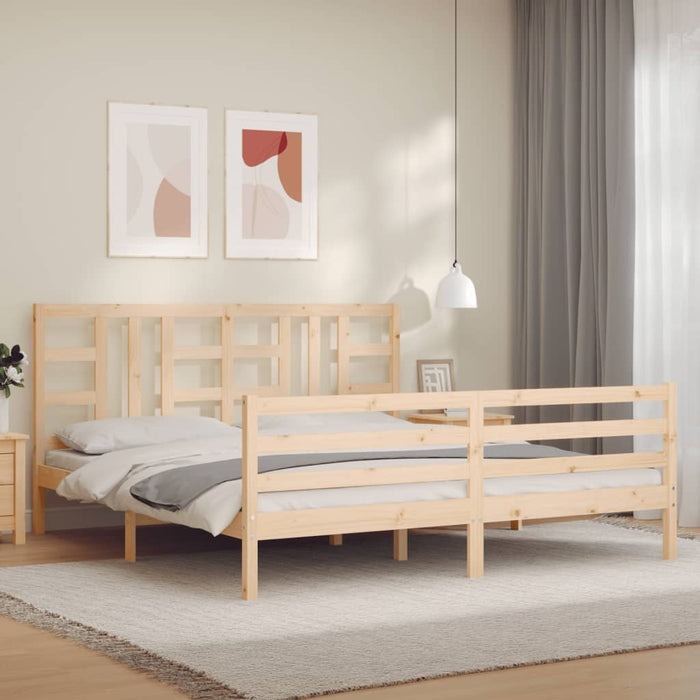 Massivholzbett mit Kopfteil