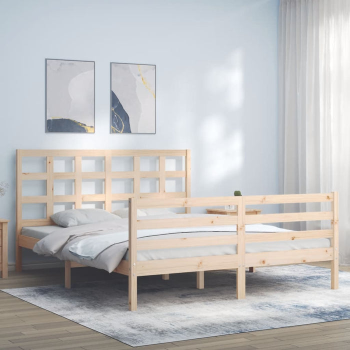 Massivholzbett mit Kopfteil
