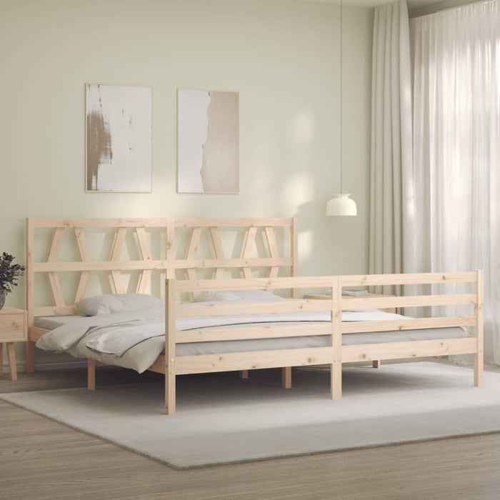 Massivholzbett mit Kopfteil